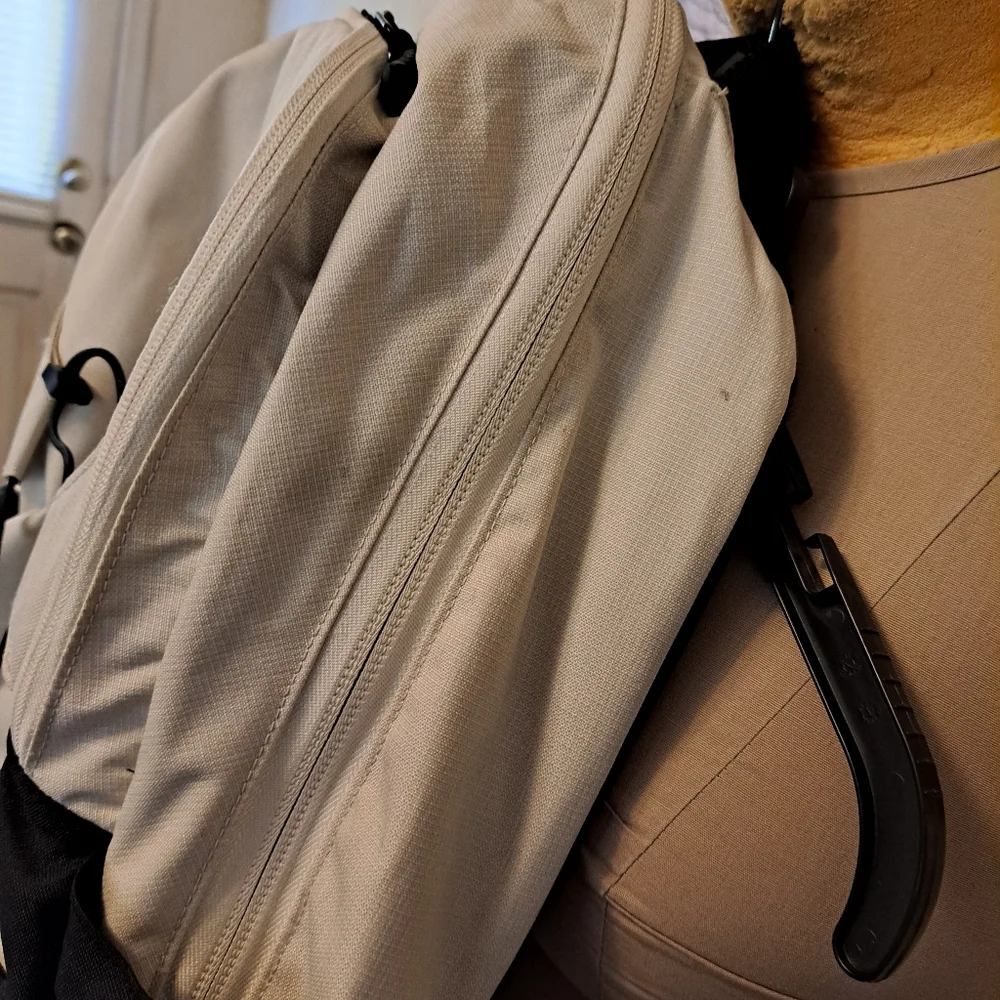 FINAL PRICE The North Face Unisex Black and Cream Athletic Backpack
